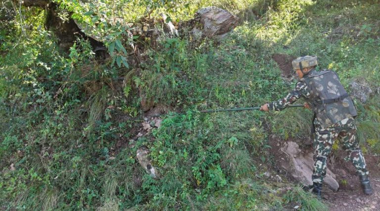 रोल्पामा बमजस्तो देखिने शंकास्पद वस्तु डिस्पोज