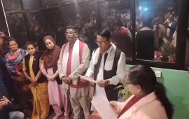 ‘ब्याक डेट’ मा नियुक्त भएका मुख्यमन्त्री यादवले होटलमा लिए शपथ