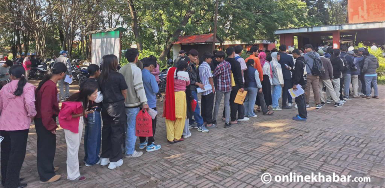 एसईईको ग्रेडसिट बनाउन सानोठिमीमा किन लाग्यो भिड ?