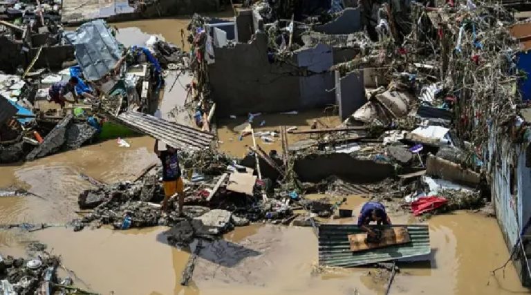 फिलिपिन्समा शक्तिशाली आँधीका कारण ८५ जनाको मृत्यु