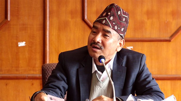 महामन्त्रीमाथि सहमहामन्त्री चौधरीको आरोप : हस्ताक्षर गराएर देशभरका जनतालाई चिराचिरा पार्नुभयो