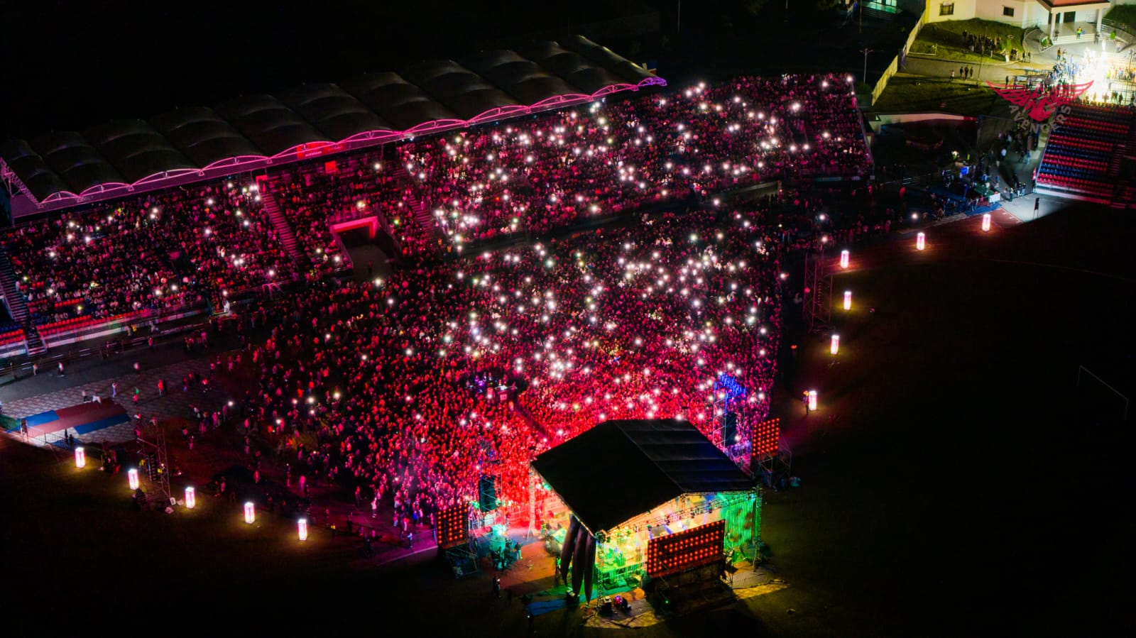 पोखरामा भव्य रुपमा नेपथ्यको कन्सर्ट सम्पन्न