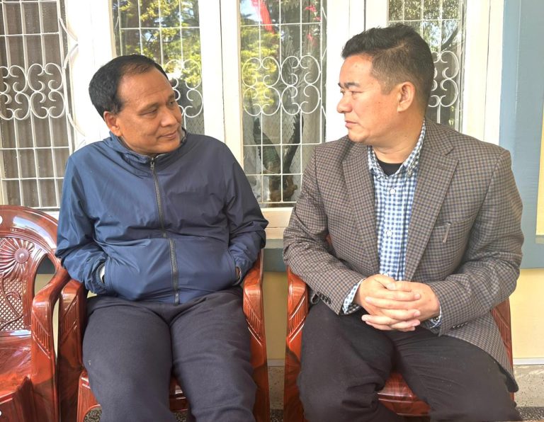 मेलम्ची खानेपानीको अवरोध हटाउन कुलमानले गरे हेलम्बु गाउँपालिका अध्यक्षलाई आग्रह