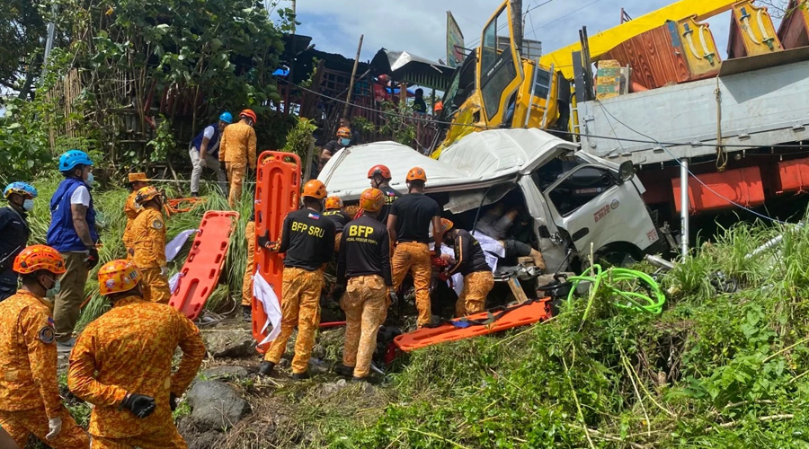 फिलिपिन्समा सडक दुर्घटना : ११ जनाको मृत्यु