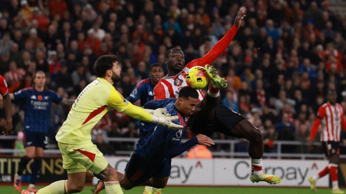 प्रिमियर लिगमा शीर्षस्थानको आर्सनल बराबरीमा रोकियो