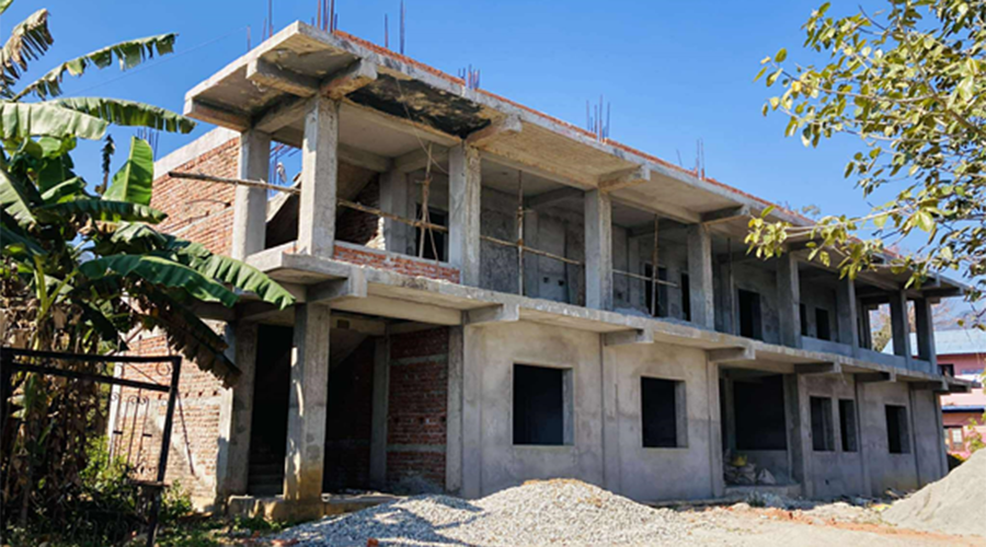 तीन वर्षमा तीन पटक म्याद थप : स्वास्थ्य चौकी भवन अधुरै   