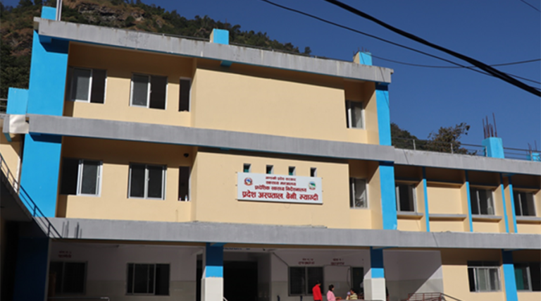 विशेषज्ञ चिकित्सक नहुँदा बेनी अस्पतालमा शल्यक्रिया सेवा बन्द   