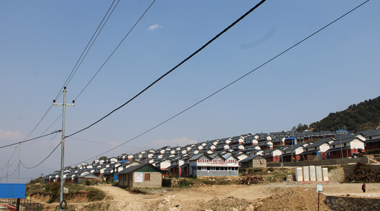 लाप्राकमा बल्ल पुग्यो केन्द्रीय प्रसारण लाइनको बिजुली