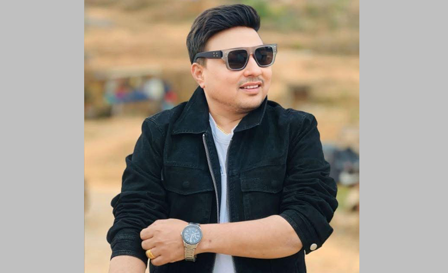 लन्डनबाट फर्किएर गीत-संगीतमा