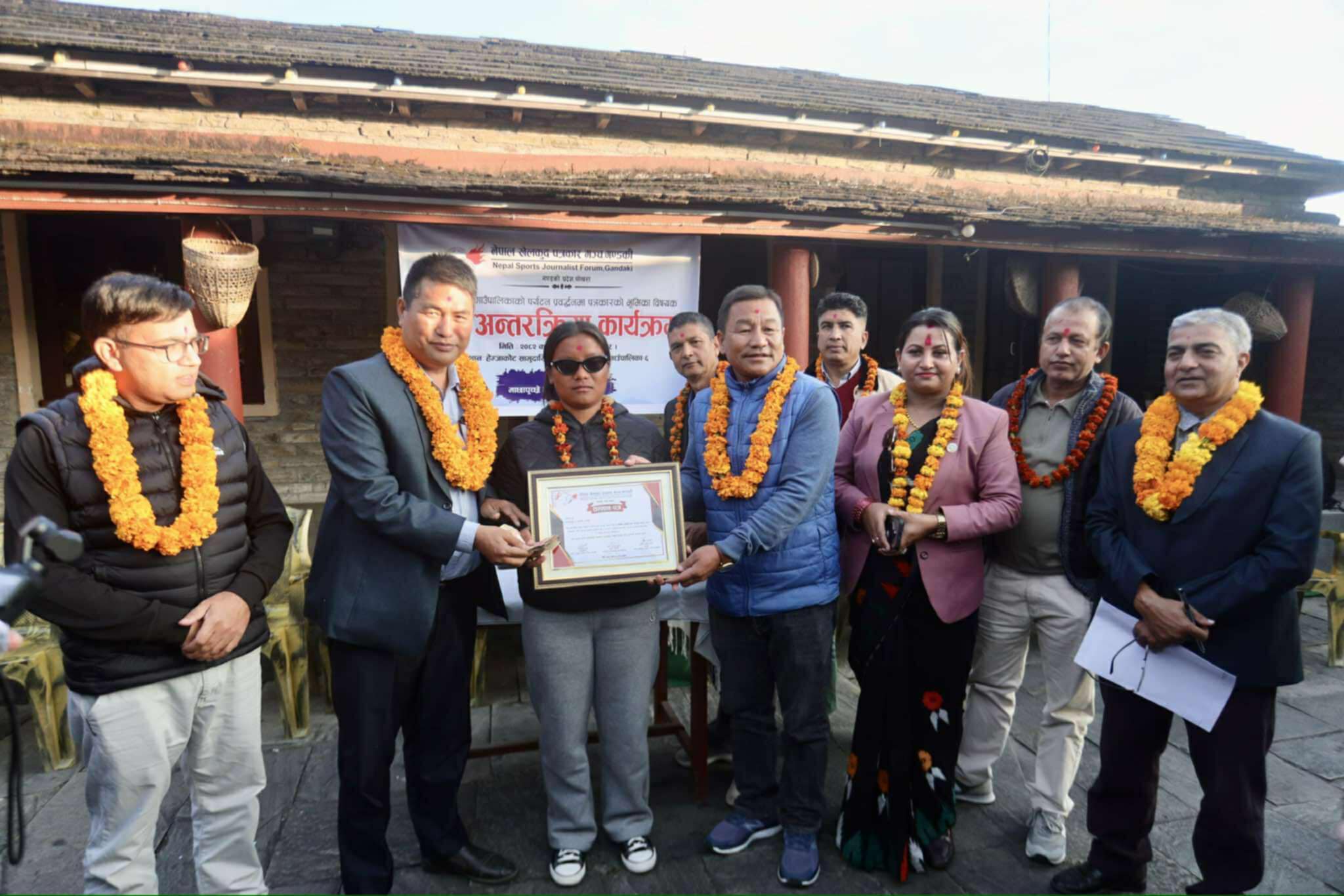 दृष्टिविहीन क्रिकेटर विनिता सम्मानित