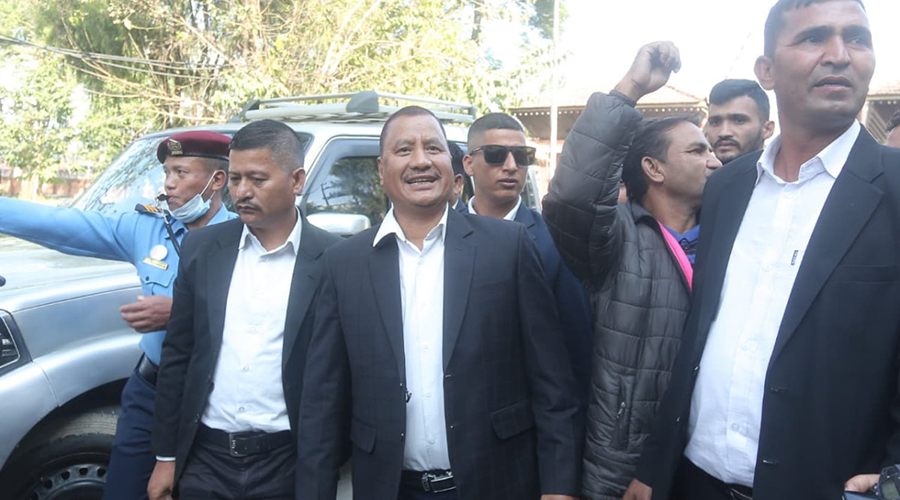 निर्वाचन आयोग पुगेका विप्लवले भने- अहिले निर्वाचनको वातावरण बनिसकेको छैन