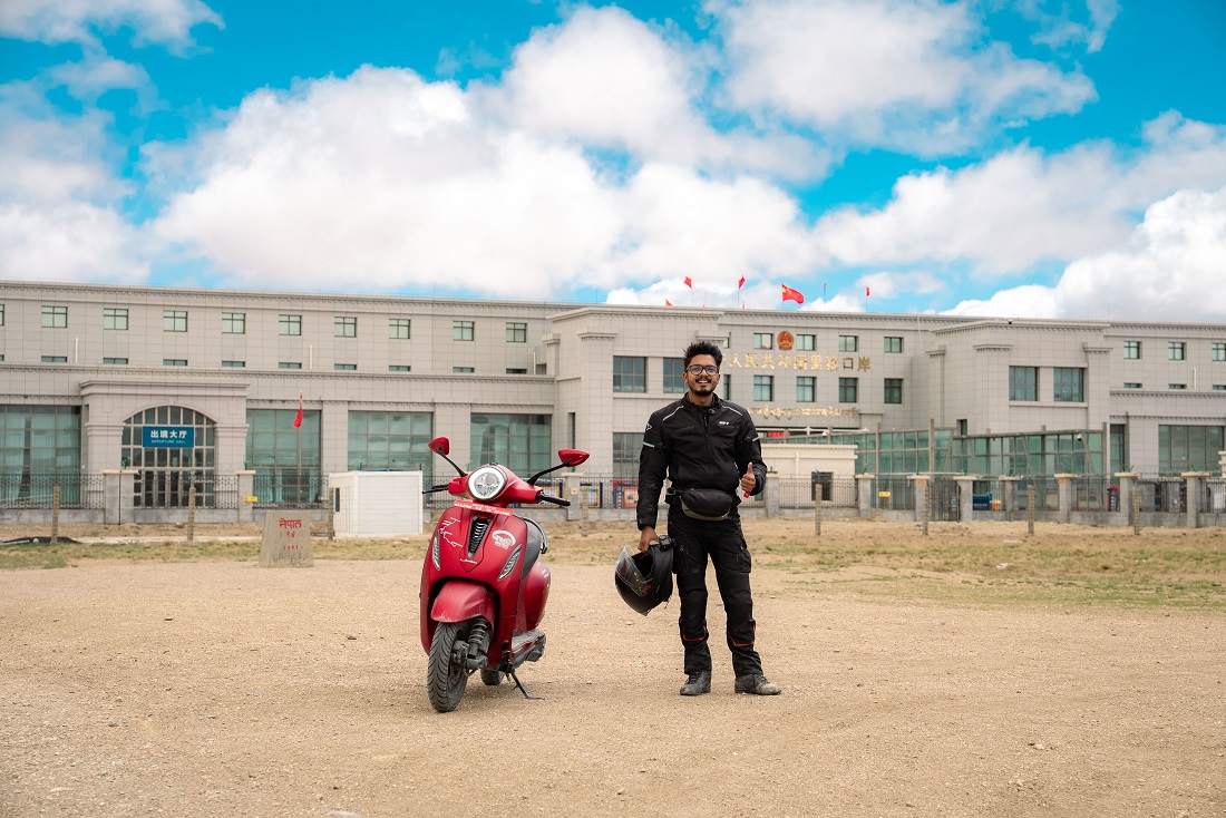 बजाज चेतक ईभीमा धिरेनले लिए कोरला यात्राको अनुभव