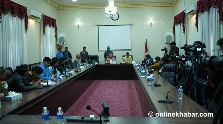 आचारसंहिताबारे दलहरुसँग छलफलमा निर्वाचन आयोग