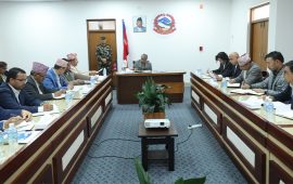 निर्वाचन आयोगलाई प्रधानमन्त्रीले भनिन्- उम्मेदवारको खर्च घटाउने व्यवस्था गर्नू