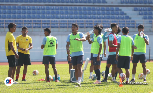 दशरथ रंगशालामा नेपाली फुटबल टोलीको प्रशिक्षण (तस्वीरहरू)