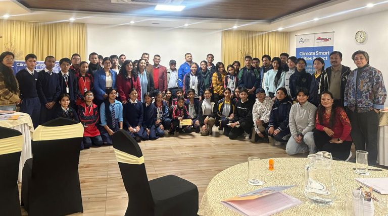 ‘क्लाइमेट स्मार्ट सिटीज’ परियोजनाअन्तर्गत २० सरकारी विद्यालयलाई अनुदान वितरण