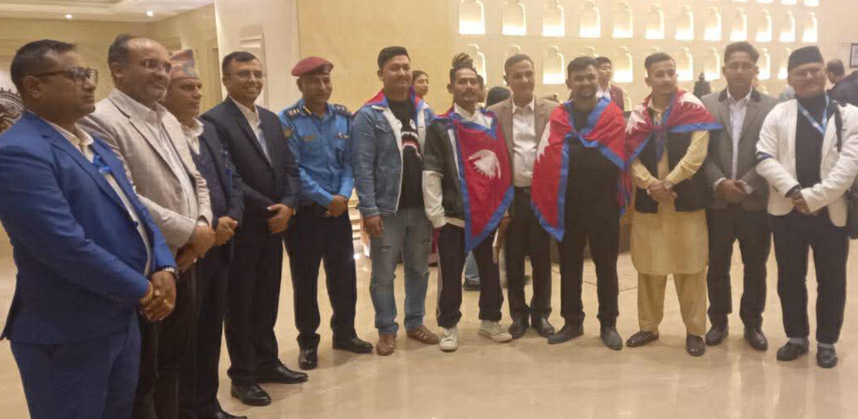 जेनजी नेपाल समूह रुपन्देहीले गृहमन्त्रीलाई बुझायो ज्ञापनपत्र