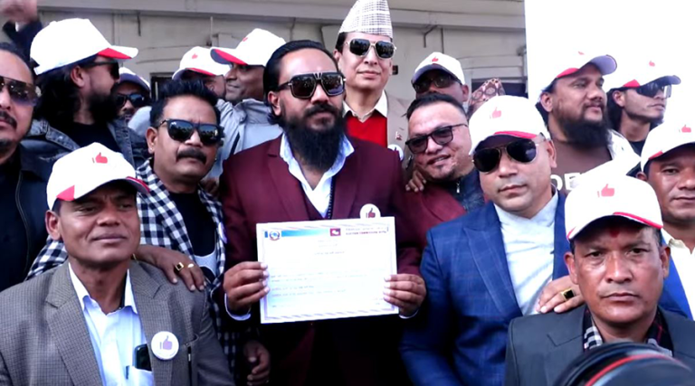 हाम्रो पार्टी नेपालले लियो दल दर्ताको प्रमाणपत्र