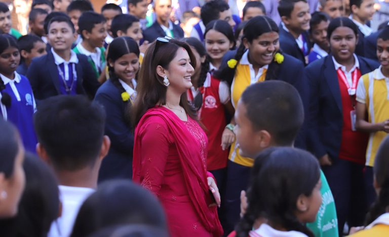 पूर्वका स्कुल-कलेजमा ‘हर्ष’ प्रवर्द्धन गर्दै खगेन्द्र, वर्षा