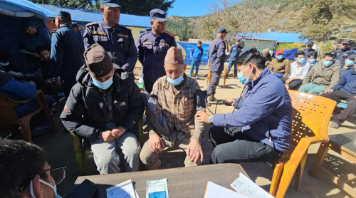 हुम्ला कारागारका कैदीबन्दीहरूको स्वास्थ्य परीक्षण