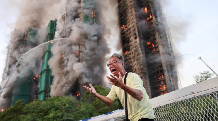 हङकङको आवासीय भवनमा भीषण आगलागी, कम्तीमा ४ जनाको मृत्यु