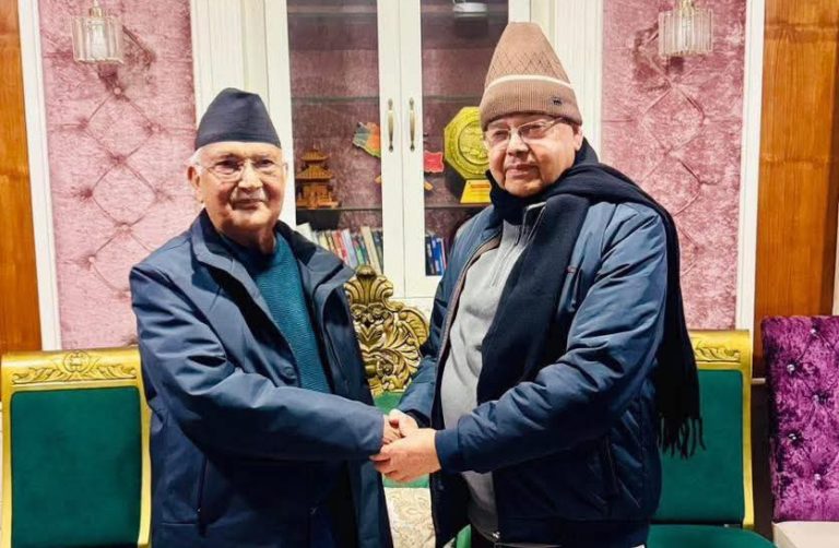 ओलीलाई भेट्न गुन्डु पुगे झलनाथ खनाल, फेरि भेट्नेगरी सकियो वार्ता