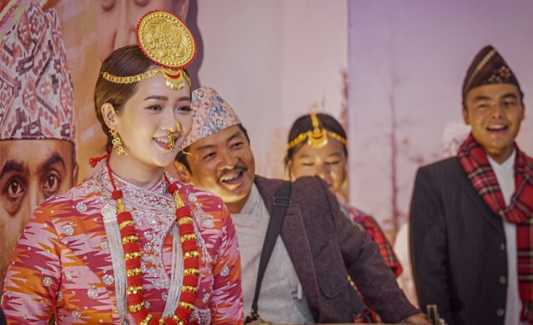 ‘जारी २’ को काठमाडौं प्रिमियर : च्याब्रुङ बजाउँदै नाचे दयाहाङ- मिरुना (तस्वीर)
