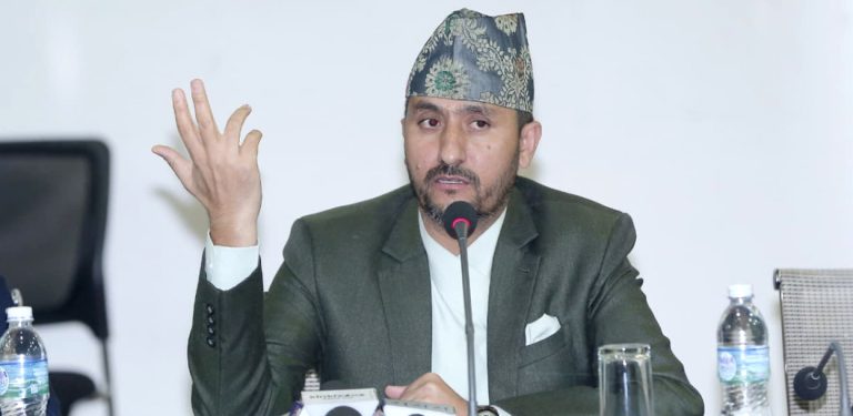 देशभरको सञ्चार सेवा र इन्टरनेटको गुणस्तर सुधार्न टेलिकमलाई सञ्चारमन्त्रीको निर्देशन