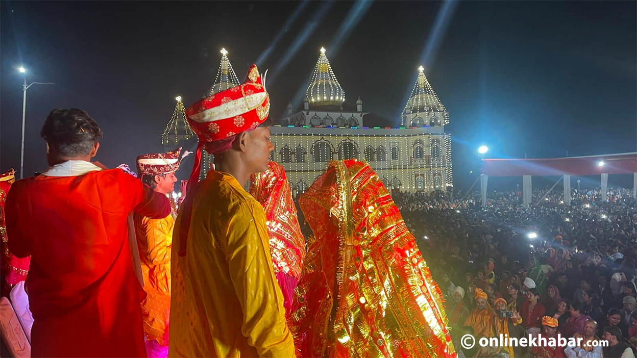 जनकपुरमा ३५ जोडीको सामूहिक विवाह (तस्वीरहरू)