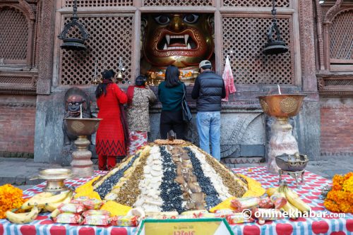 वसन्तपुरमा ३२ व्‍यञ्जनले गरियो कालभैरवको पूजा (तस्वीरहरू)