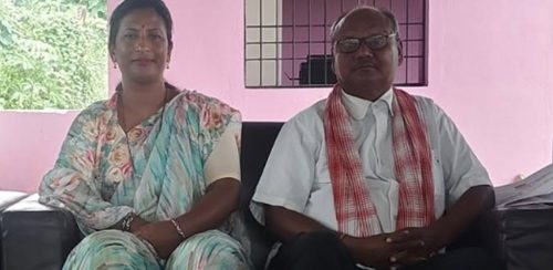 मालिस गराउने अध्यक्षको दाबी- राजीनामा दिएकै छैन, उपाध्यक्ष भन्छिन्- स्वीकृत भइसक्यो