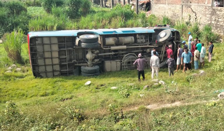 कञ्चनपुरमा बस दुर्घटना हुुँदा एक जनाको मृत्यु