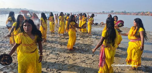 कमला नदीमा कात्तिक पूर्णिमा मेला (तस्वीरहरू)