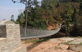 खकुवाखोलामा झोलुङ्गे पुल बनेपछि पुस्तौंदेखिको समस्या अन्त्य