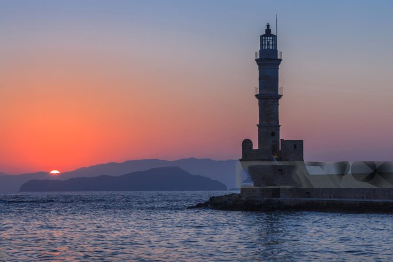 कथैकथाले भरिएको लाइटहाउस : के त्यहाँ जागिर गर्नेले अथाह पैसा पाउँछ ?