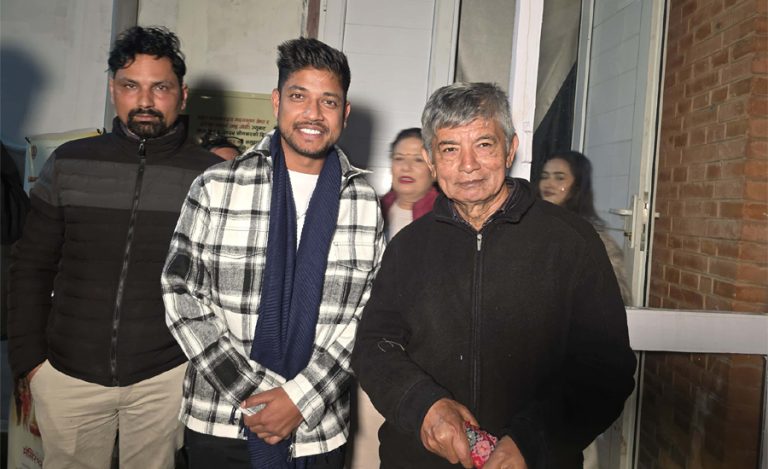 ‘महारानीको जात्रा’ हेर्न पुगे मदनकृष्ण र सन्दीप