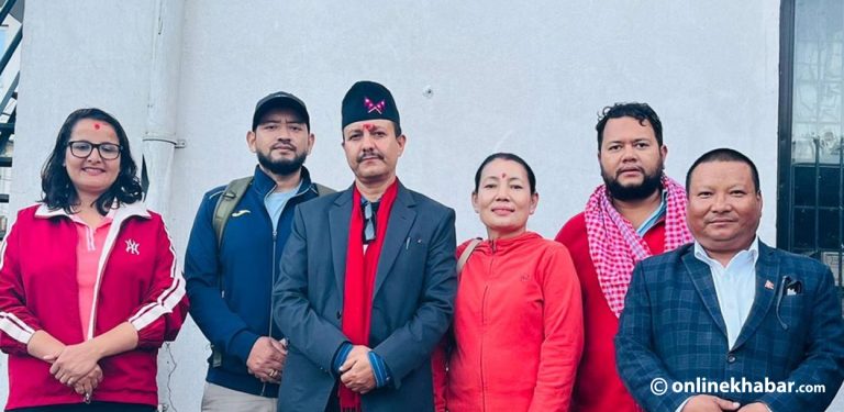 प्रसाईं समर्थित दलमा २७ सदस्यीय केन्द्रीय समिति, तारा अंकित झण्डा, चुनाव चिह्न जोडी पाइला