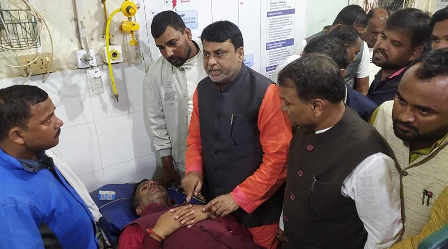 मधेशमा मुख्यमन्त्री नियुक्ति विवाद : असन्तुष्ट पक्ष र प्रहरीबीच झडप, ५ प्रहरीसहित १० जना घाइते