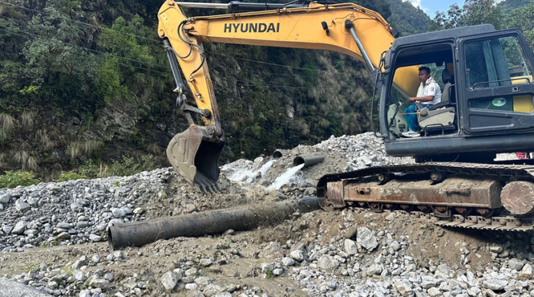 मेलम्ची खानेपानी पथान्तरणमा स्थानीयको अवरोध