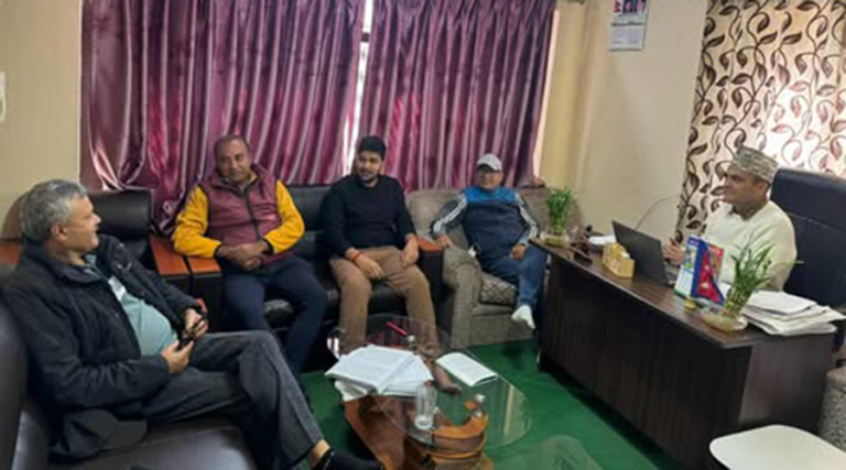 केन्द्रीय समितिलाई बन्धक नबनाउन कांग्रेस नेता महरको आग्रह