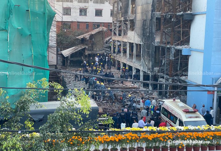 नक्सालको भाटभटेनी भत्काउने क्रममा दुई जना गम्भीर घाइते*