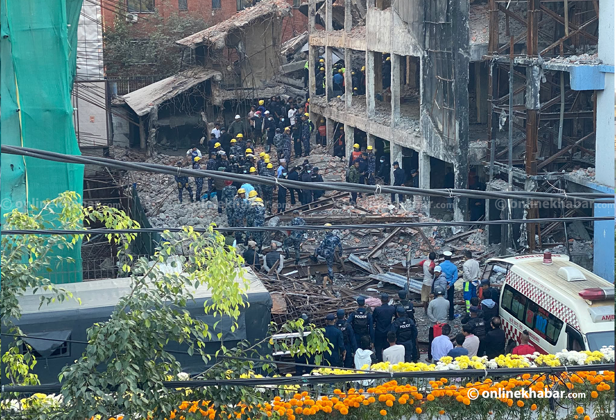 जलेको नक्साल भाटभटेनी भत्काउँदा तनाव (तस्वीरहरू)