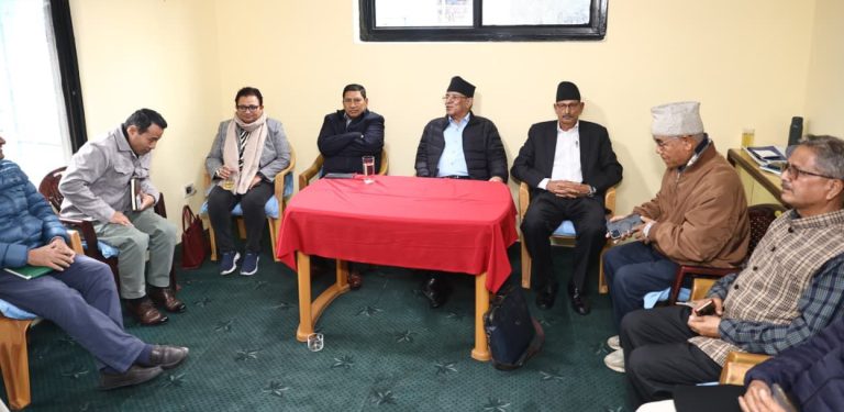 माओवादीको सचिवालय बैठक जारी, माधवसँगको एकताबारे छलफल चल्दै