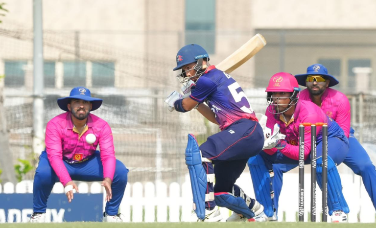 यूएईविरुद्ध नेपालको मध्यम योगफल