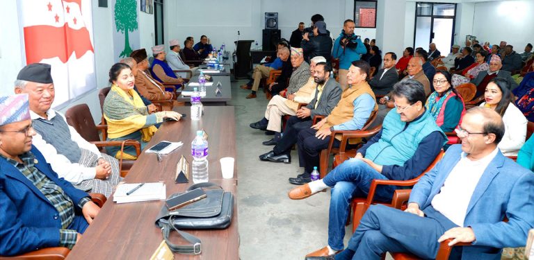 कम्युनिस्ट बिर्साउने गरी कांग्रेसले राख्यो लम्बेतान बैठक