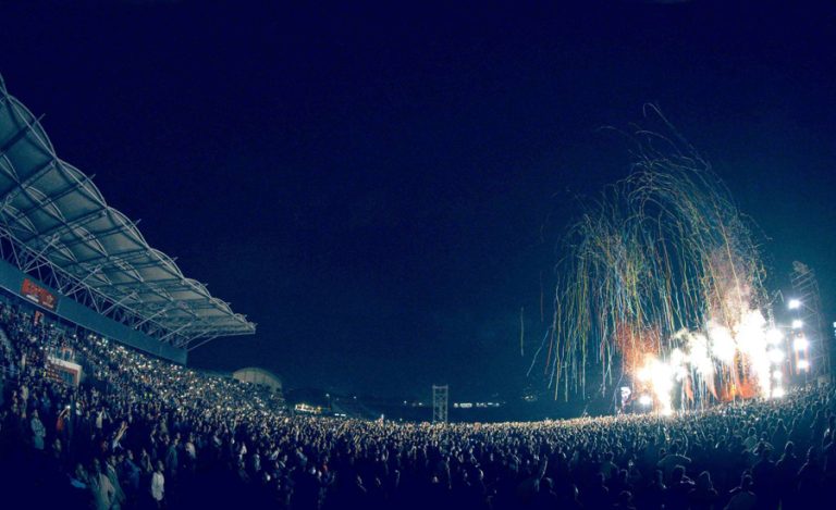 पोखरा रंगशालामा गुञ्जियो ‘नेपथ्य’, संगीत र खेलकुदको अनुपम साँझ (तस्वीर)