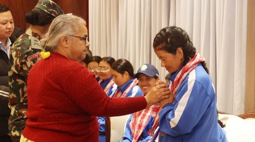 विश्वकप उपविजेता दृष्टिविहीन महिला टी–२० टोलीलाई प्रधानमन्त्रीले भनिन्- सरकारले सकेको गर्छ