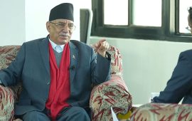 ओलीलाई प्रचण्डको प्रश्न: सहमति थिएन भने राष्ट्रपतिलाई ब्ल्याङ्क चेक किन दिनुभयो ?