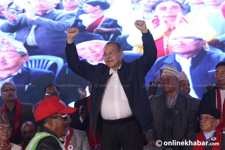 पार्टी फुटोस् भन्ने चाहेको होइन : झलनाथ खनाल