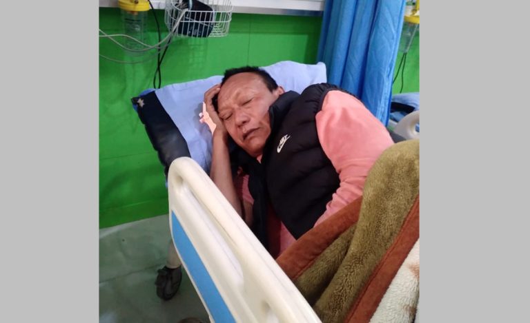 शल्यक्रियापछि लोकगायक थापाको स्वास्थ्यमा सुधार